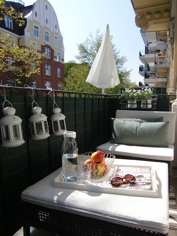 Mesas bajas en balcones