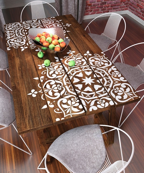 Mesa personalizada con mandalas