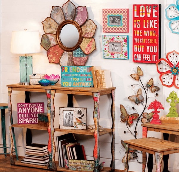 Muebles antiguos, estampados y mucho color