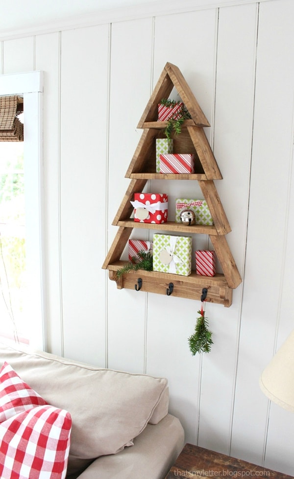 Árbol de Navidad de pared hecho con madera