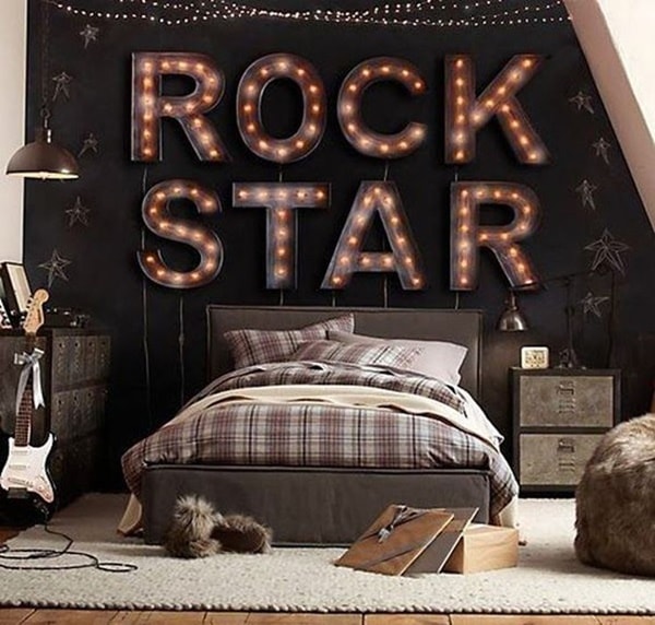 Decoración con letreros luminosos