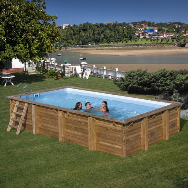 Piscina de madera rectangular