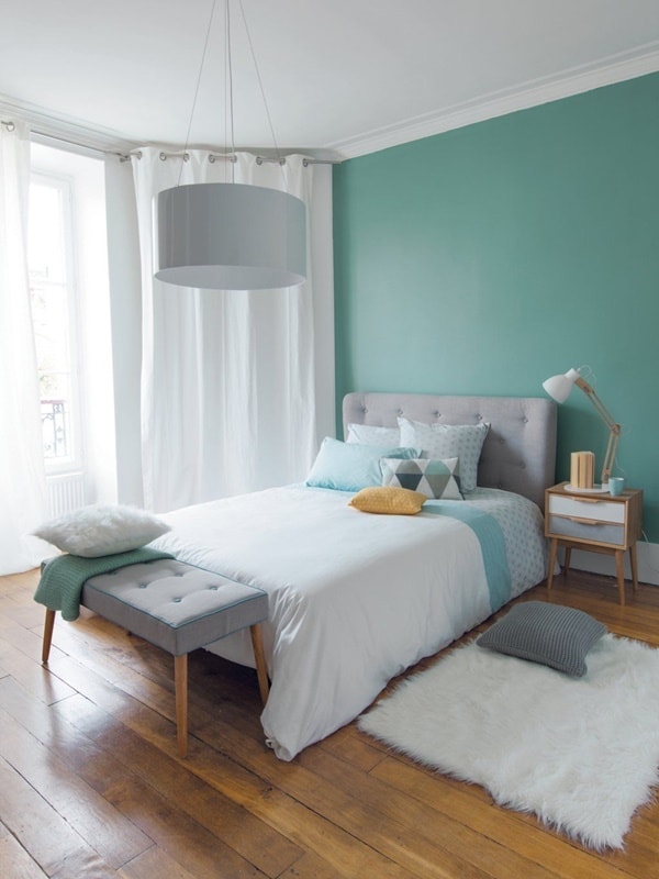 Dormitorios con una pared en color verde