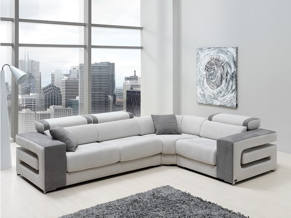 Sofá moderno para una sala moderna con vista