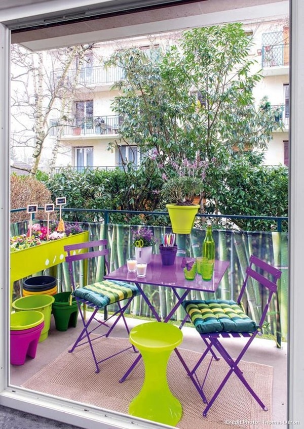 Muebles de colores para balcones