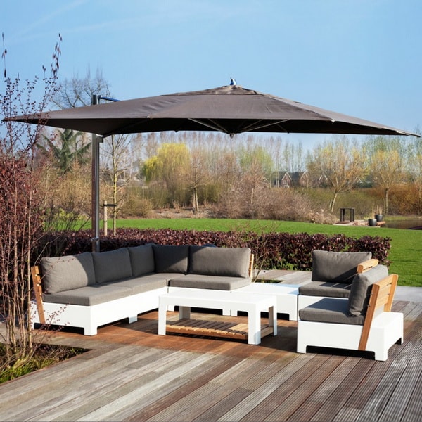 Sombrillas grandes para jardines con piscina