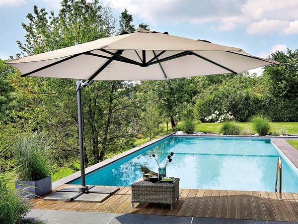 Sombrillas para piscinas exteriores