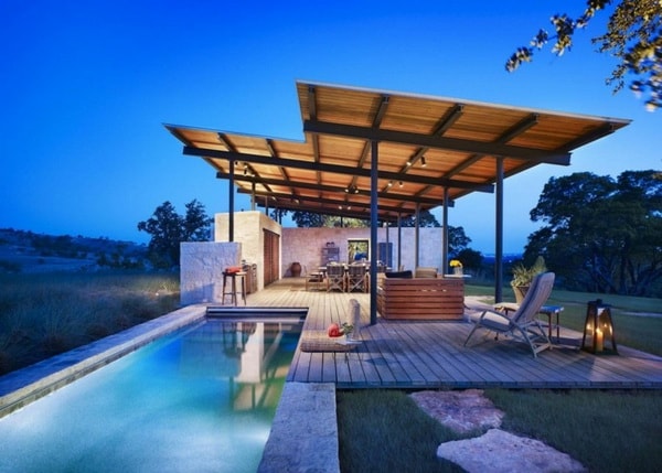 Cenadores o quinchos junto a la piscina