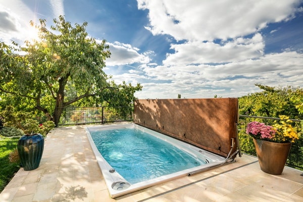 Swim spa con cubierta térmica