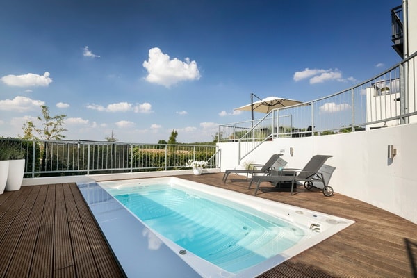 Terraza con swim spa