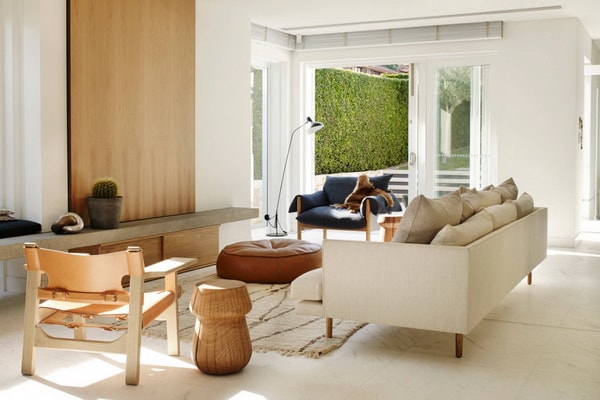 Sofá y diferentes tipos de sillones combinados