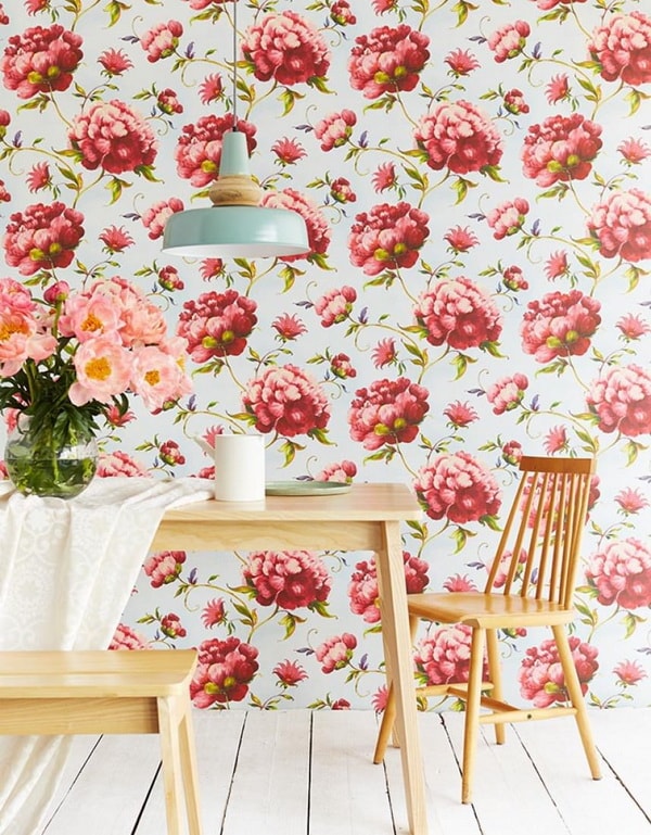 Papel pintado con motivos florales