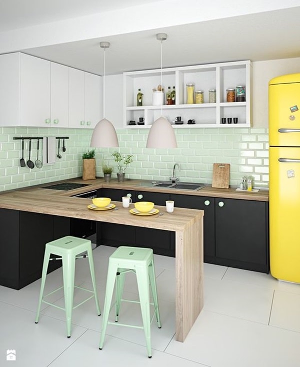 Cocina colorida en "U"