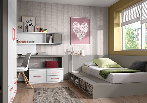 Decoración de paredes en un dormitorio infantil Montessori