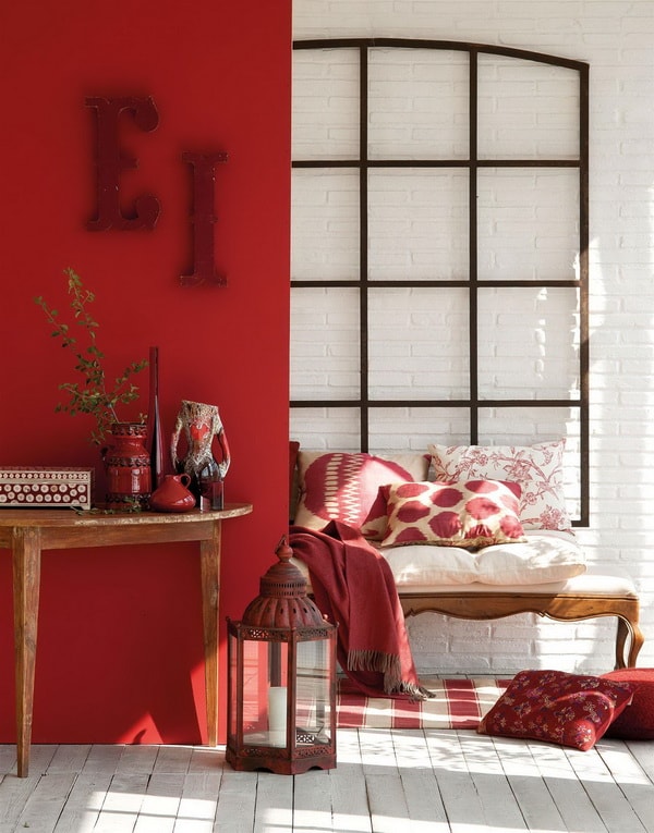 Recibidor en rojo y blanco