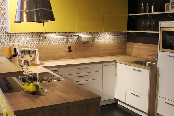 Muebles de cocina en color amarillo