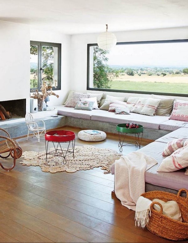 Sillón de obra para aprovechar el espacio bajo la ventana