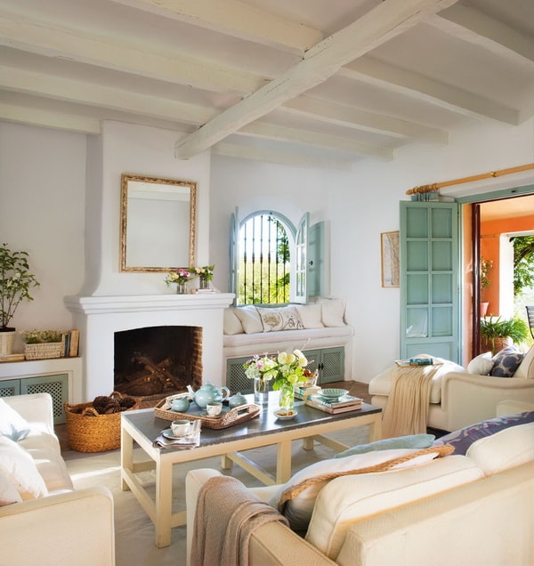 Casa de campo con rejas metálicas