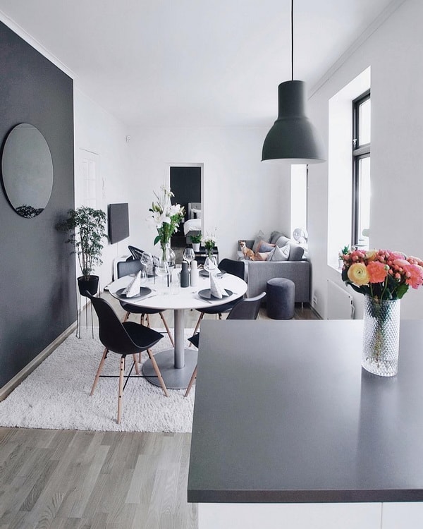 Cocina abierta en un apartamento de estilo escandinavo