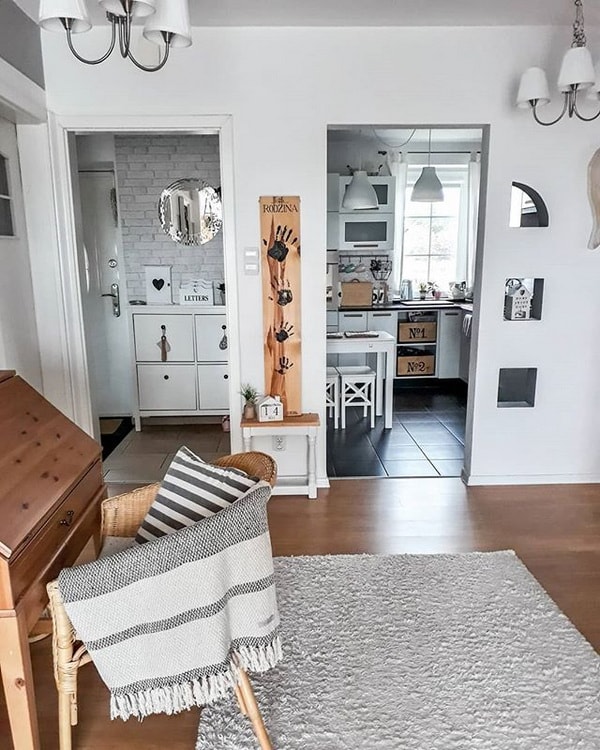 Decoración en blanco y madera con toques de gris