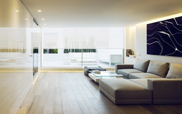 Gran salón con estilo minimalista