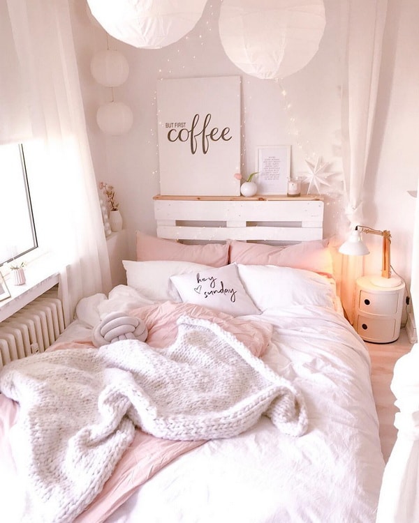Cama hecha con palets de madera