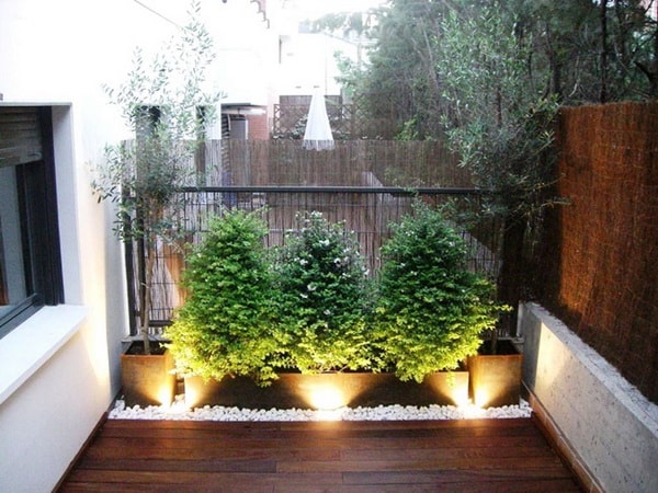 Luces indirectas para decorar balcones y terrazas