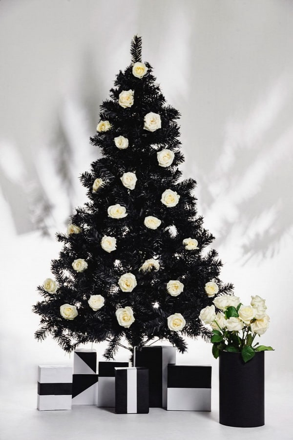 Árboles de Navidad decorados con flores