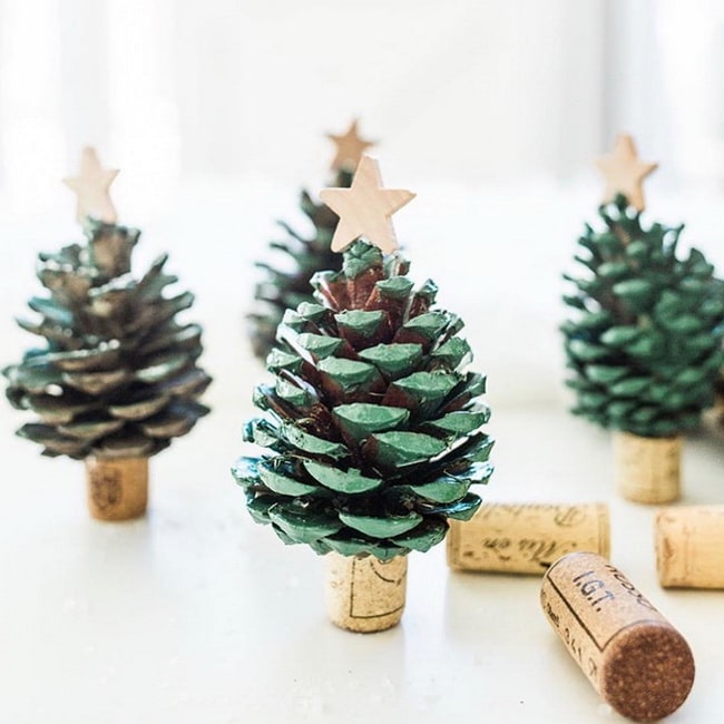 Adornos navideños caseros con corchos de vino