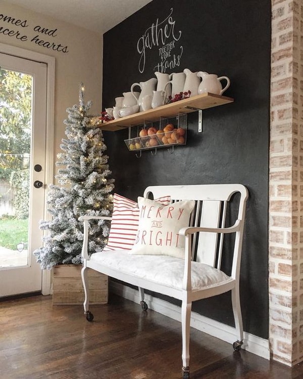 Caja de madera como pie de pino de Navidad