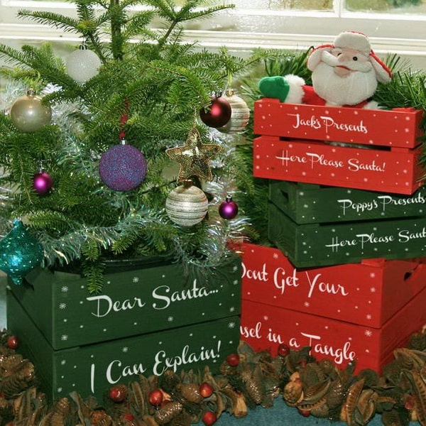 Decoración navideña con cajas de madera pintadas