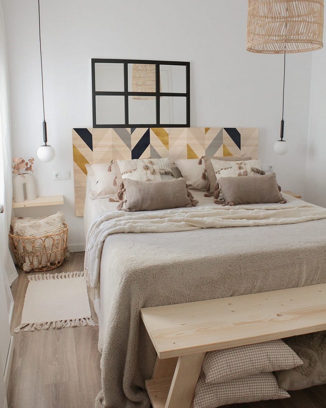 Cabeceros de cama de madera con figuras geométricas