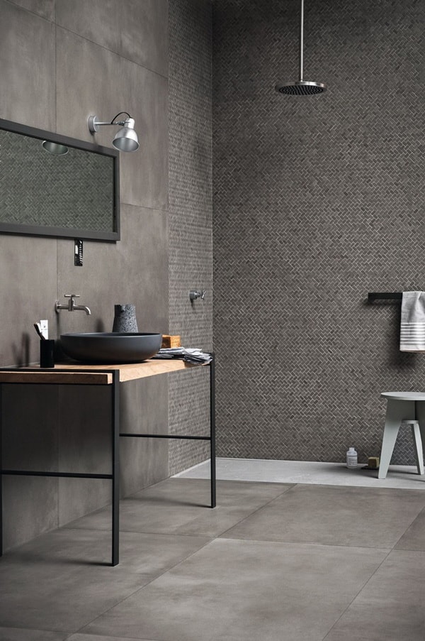 Azulejos grandes en baños pequeños