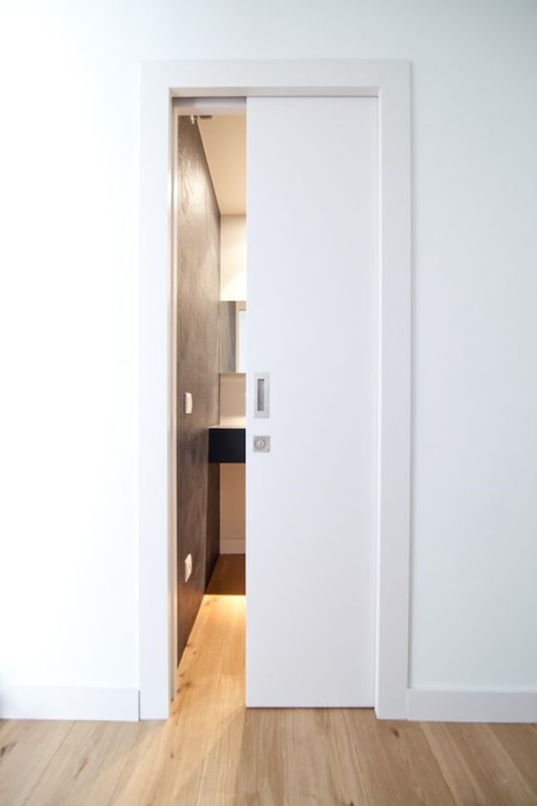 ▷ Puerta Interior Moderna Rayada Aluminio Maciza Lacada en Blanco