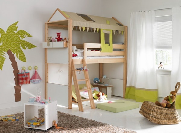 Camas infantiles con forma de casas abiertas