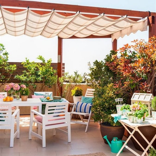 Terraza con toldo