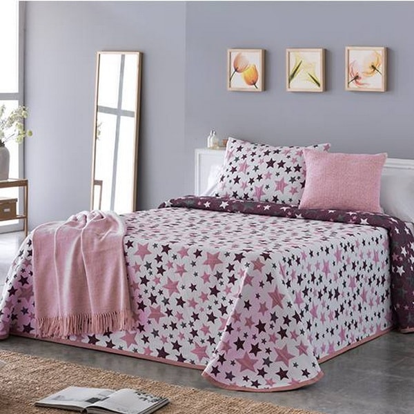 Ropa de cama con estampado de estrellas en color rosa