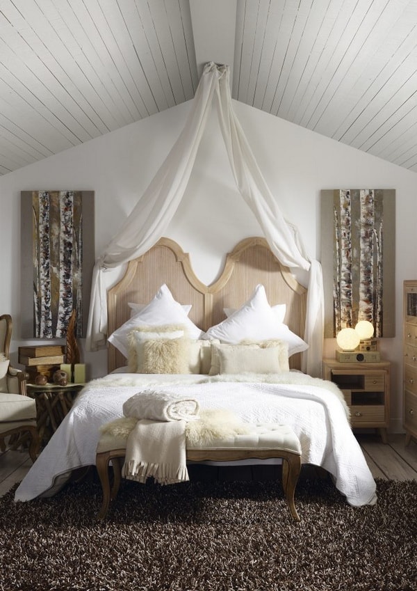 Cama con dosel estilo colonial