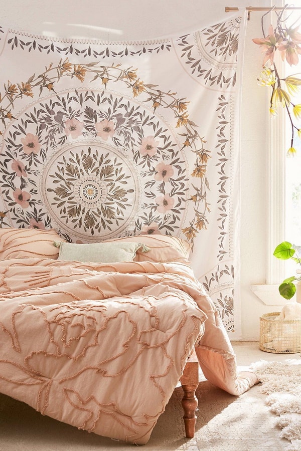 Cabecero de cama hecho con tela