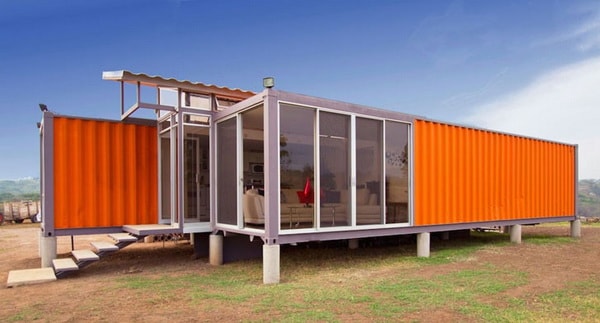 Casa hecha con containers usados