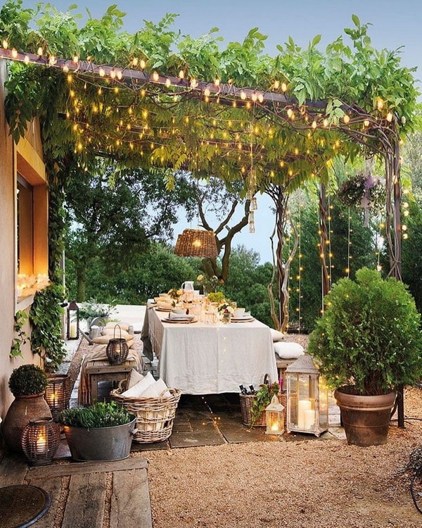 Pérgola en una casa decampo