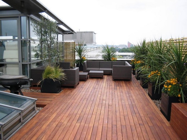 Suelo de madera en la terraza