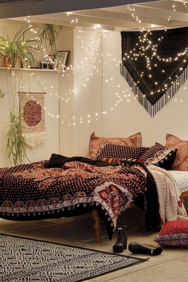 Ideas para decorar dormitorios con guirnaldas de luces