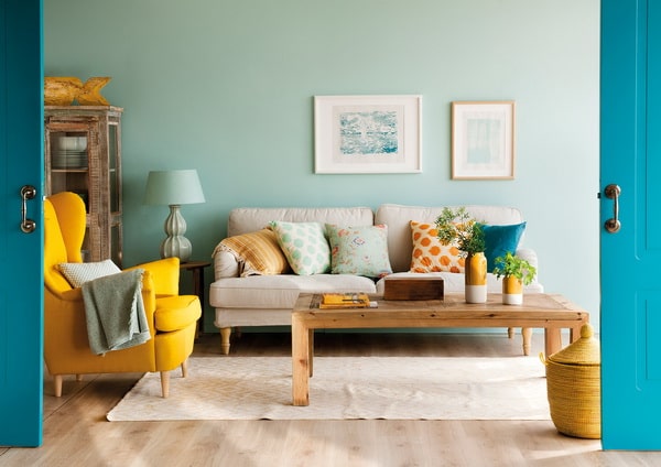 Azul y amarillo para el salón