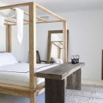 Cama en madera natural