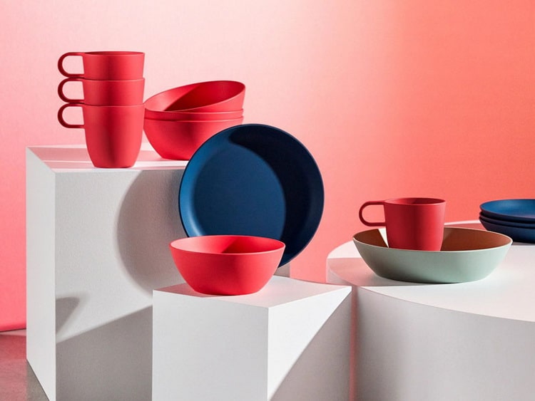 Vajilla Ikea con mucho color