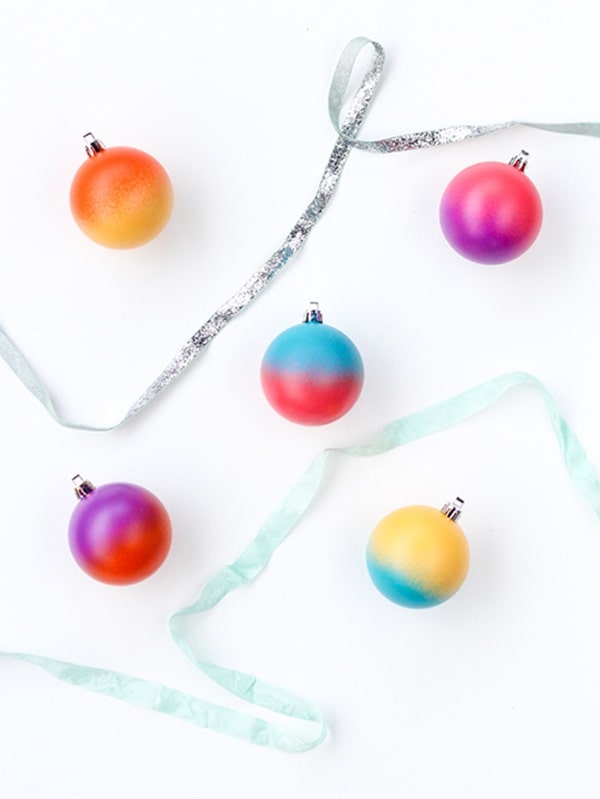 Bolas de Navidad en dos colores