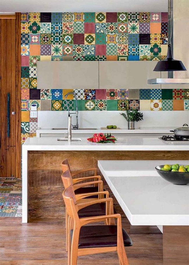 Cocinas coloridas con azulejos hidráulicos