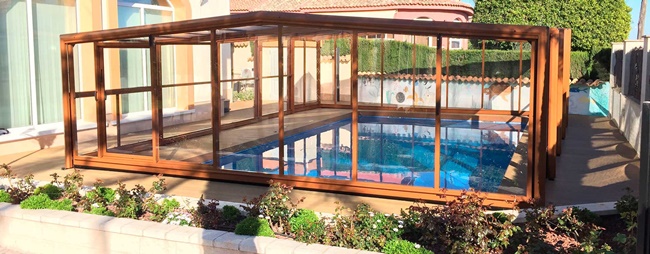 Piscinas con cubiertas altas
