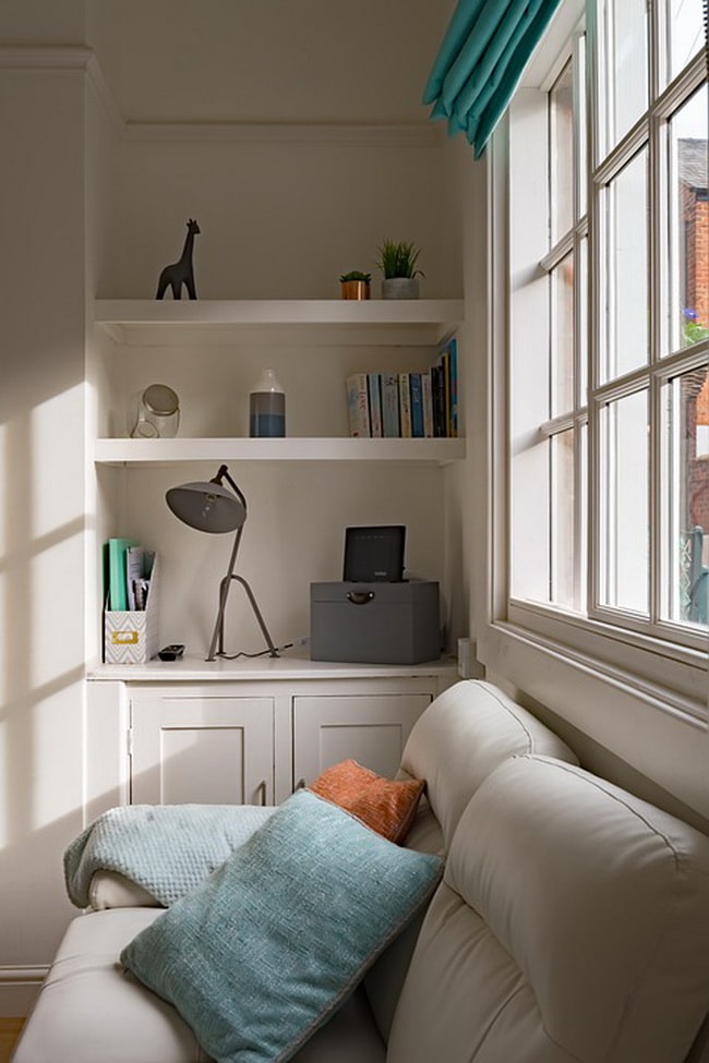 Mueble con estantes para la sala